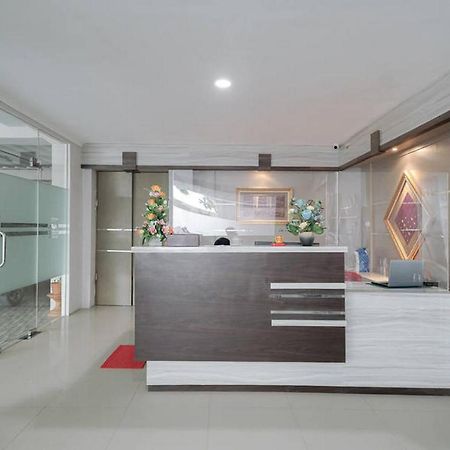 Urbanview Hotel Bari Syariah Palembang By Reddoorz 外观 照片