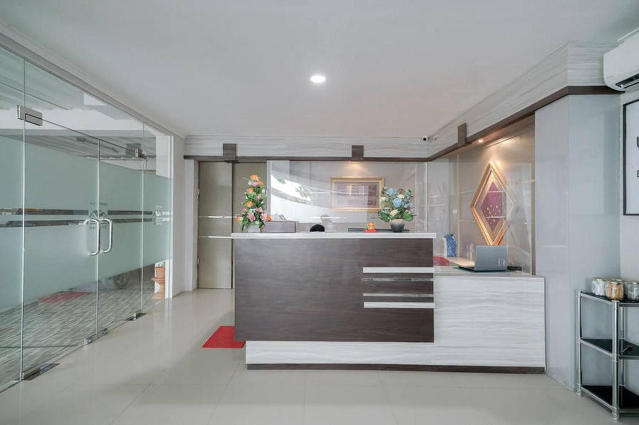 Urbanview Hotel Bari Syariah Palembang By Reddoorz 外观 照片