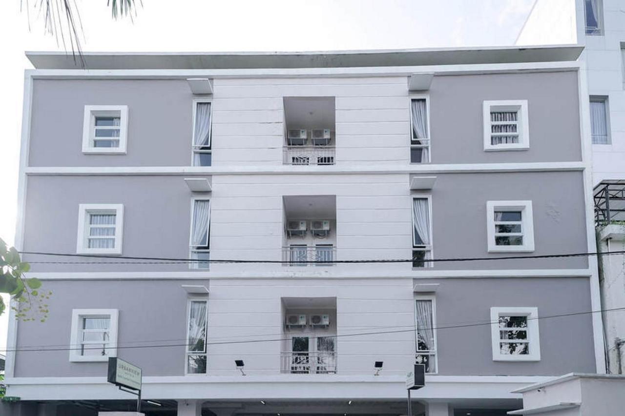 Urbanview Hotel Bari Syariah Palembang By Reddoorz 外观 照片