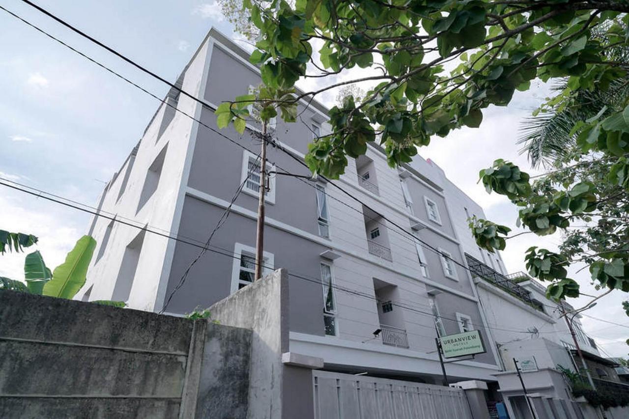 Urbanview Hotel Bari Syariah Palembang By Reddoorz 外观 照片