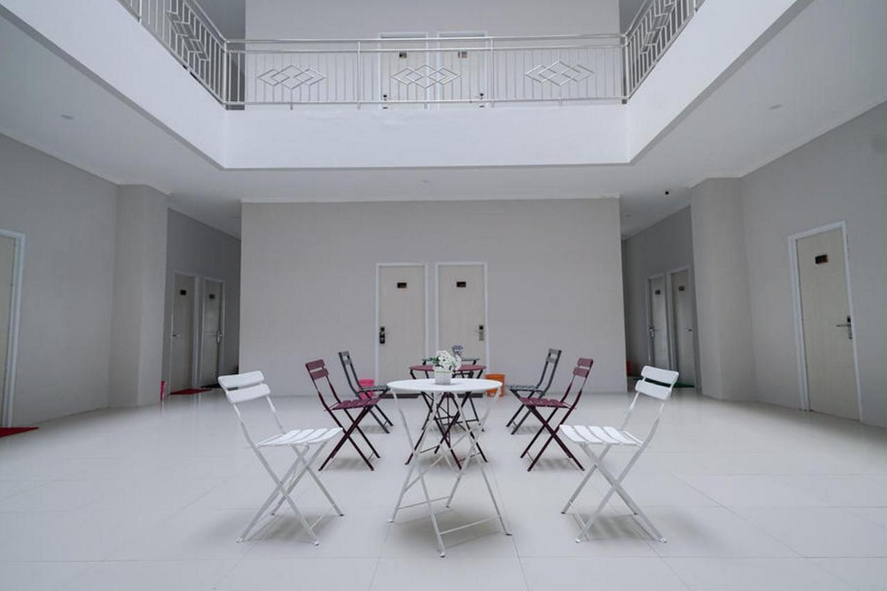 Urbanview Hotel Bari Syariah Palembang By Reddoorz 外观 照片